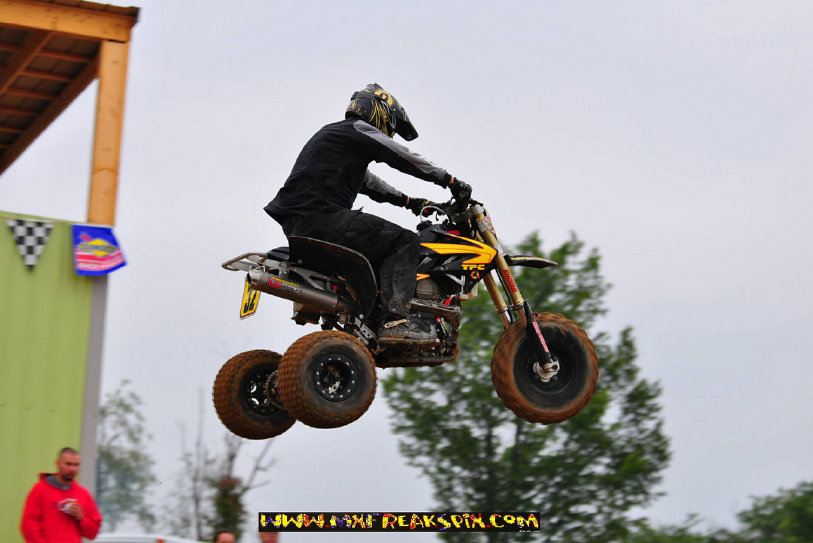 tpctrikes064002.jpg